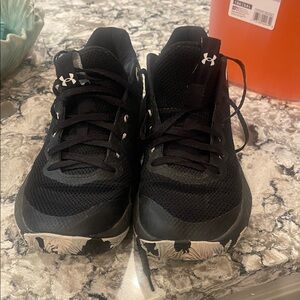 Under Armour Black and White Sneakers basketball style